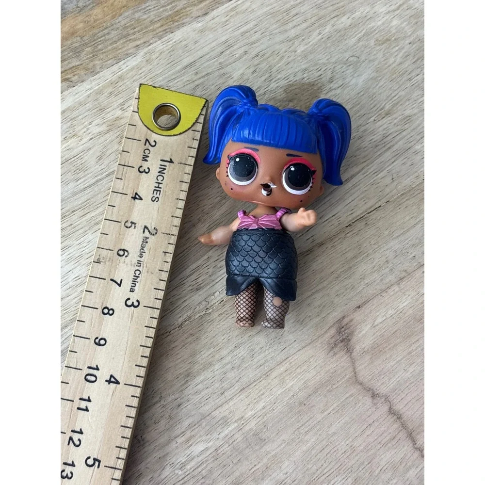 MGA LOL Surprise Doll Blue Pigtails Mermaid Skirt Fishnet Leggings 3 Inch Figure